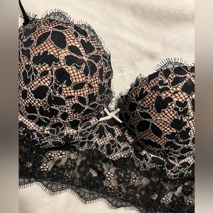 NWT 💗 Victoria’s Secret Lace Corset Bra - Black & Nude - 32D Brand New 🤩